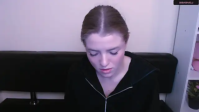 Snapshot of MissOliviaa_ chatting on 01-03-25, 12:08 MissOliviaa online show from 01-03-25, 12:08