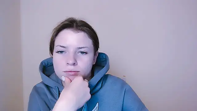 Snapshot of MissOliviaa_ chatting on 01-11-25, 10:29 MissOliviaa online show from 01-11-25, 10:29