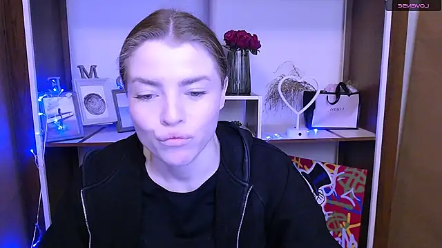 Snapshot of MissOliviaa_ chatting on 01-13-25, 08:05 MissOliviaa online show from 01-13-25, 08:05