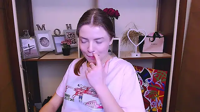 Snapshot of MissOliviaa_ chatting on 01-25-25, 09:47 MissOliviaa online show from 01-25-25, 09:47