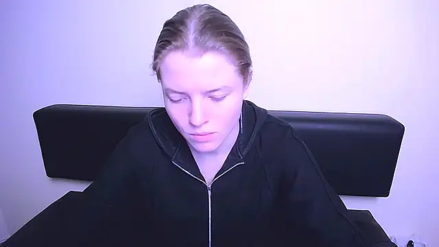 Snapshot of MissOliviaa_ chatting on 02-04-25, 01:48 MissOliviaa online show from 02-04-25, 01:48