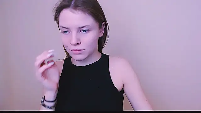 Snapshot of MissOliviaa_ chatting on 02-07-25, 04:03 MissOliviaa online show from 02-07-25, 04:03