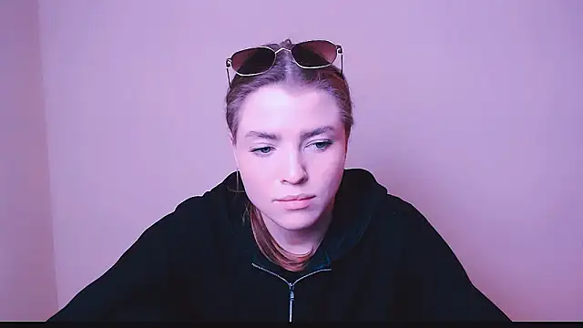 Snapshot of MissOliviaa_ chatting on 02-10-25, 02:26 MissOliviaa online show from 02-10-25, 02:26