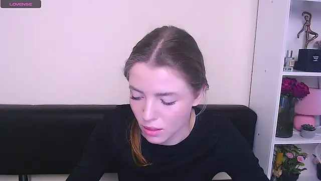 Snapshot of MissOliviaa_ chatting on 02-14-25, 11:21 MissOliviaa online show from 02-14-25, 11:21