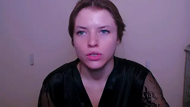 Snapshot of MissOliviaa_ chatting on 02-15-25, 04:45 MissOliviaa online show from 02-15-25, 04:45