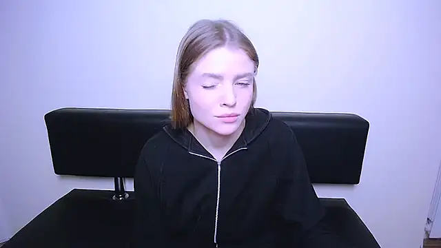 Snapshot of MissOliviaa_ chatting on 02-18-25, 11:44 MissOliviaa online show from 02-18-25, 11:44