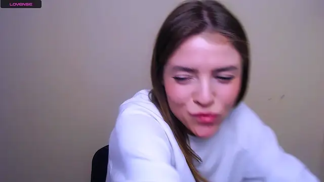 Snapshot of MissOliviaa_ chatting on 02-26-25, 10:47 MissOliviaa online show from 02-26-25, 10:47