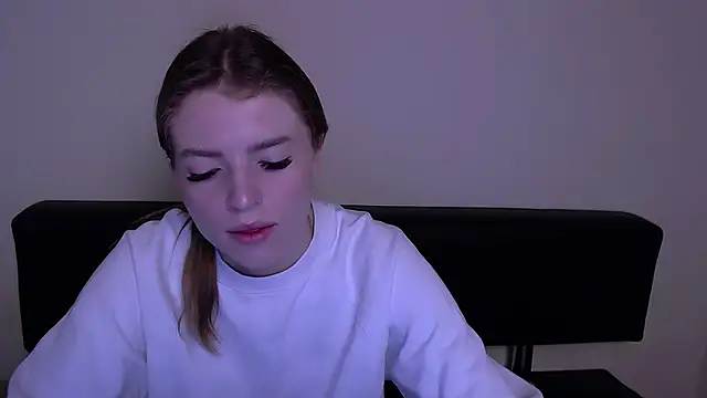 Snapshot of MissOliviaa_ chatting on 03-05-25, 09:05 MissOliviaa online show from 03-05-25, 09:05