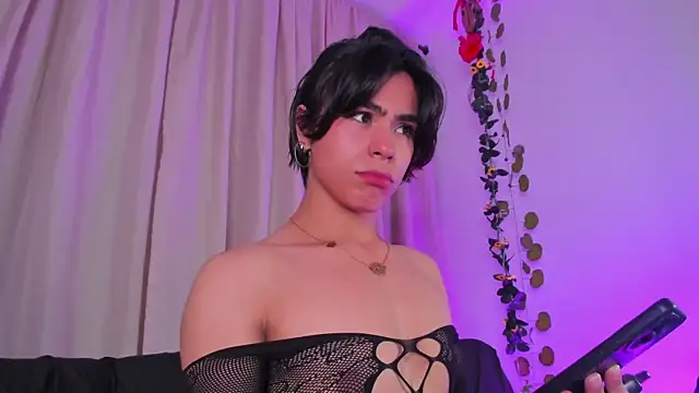 Little michell online show from 12-20-25, 02:40