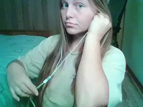 Evasapples online show from 10-13-25, 06:19