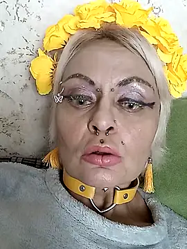 Gardener of Illusions online show from 10-18-25, 03:20