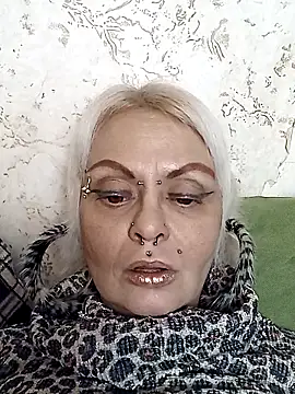 Gardener of Illusions online show from 11-08-25, 02:56