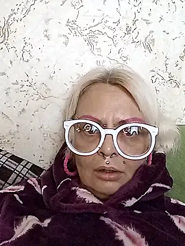 Gardener of Illusions online show from 11-28-25, 01:47