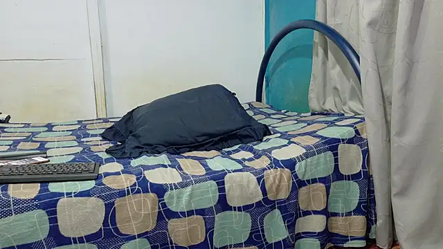 zackmontieel online show from 12-19-25, 09:38