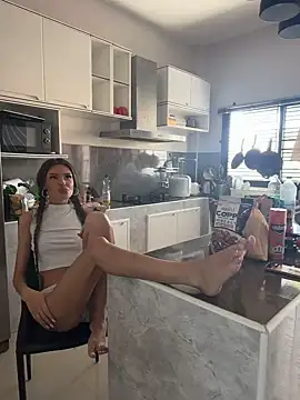 dreamgirls100 online show from 12-31-24, 06:37