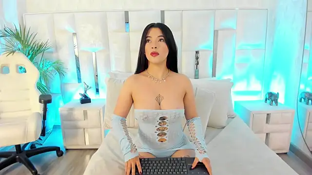 im nika  online show from 10-30-25, 01:01