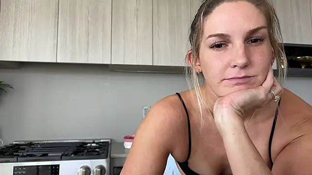 Snapshot of Graciemae_baexx chatting on 10-11-25, 04:38 Graciemae baexx online show from 10-11-25, 04:38