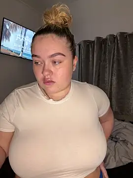 Snapshot of Dolly19x chatting on 12-06-24, 04:06 Dolly19x online show from 12-06-24, 04:06