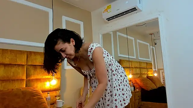 Snapshot of adarussell chatting on 02-01-25, 01:09 adarussell online show from 02-01-25, 01:09