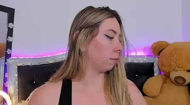 JanneKim online show from 02-03-25, 03:42