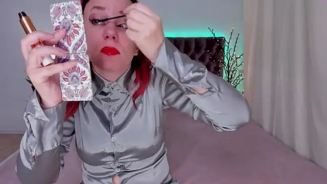 KristiVegass online show from 12-19-24, 06:56