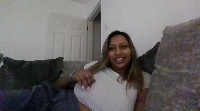 Snapshot of TEMPTING-TAMMY chatting on 01-05-25, 08:32 TEMPTING-TAMMY online show from 01-05-25, 08:32