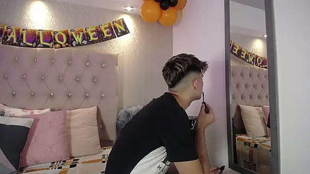 Snapshot of MrWilliseo chatting on 10-15-25, 12:38 MrWilliseo online show from 10-15-25, 12:38