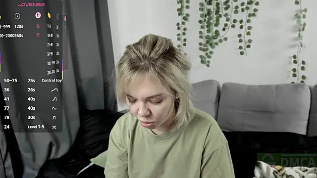 Snapshot of whoa-hoa-hoa-hoa-hoa chatting on 10-09-25, 09:46 whoa-hoa-hoa-hoa-hoa online show from 10-09-25, 09:46