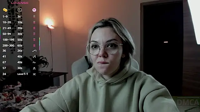 Snapshot of whoa-hoa-hoa-hoa-hoa chatting on 10-15-25, 08:53 whoa-hoa-hoa-hoa-hoa online show from 10-15-25, 08:53