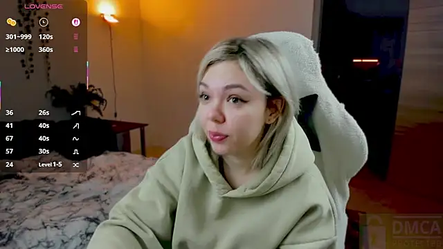 Snapshot of whoa-hoa-hoa-hoa-hoa chatting on 10-17-25, 08:55 whoa-hoa-hoa-hoa-hoa online show from 10-17-25, 08:55