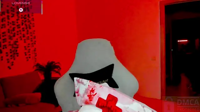 Snapshot of whoa-hoa-hoa-hoa-hoa chatting on 10-31-25, 05:03 whoa-hoa-hoa-hoa-hoa online show from 10-31-25, 05:03