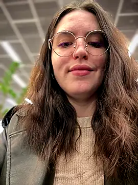 meow girl online show from 11-16-25, 08:09