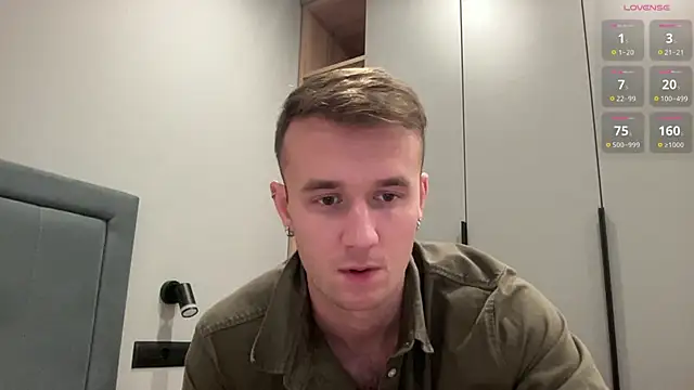 cute mark online show from 10-28-25, 05:15