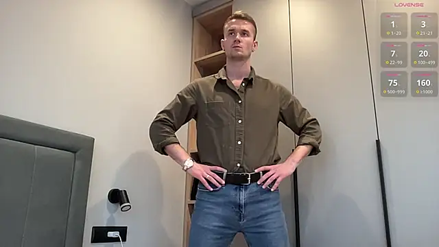 cute mark online show from 10-29-25, 01:24