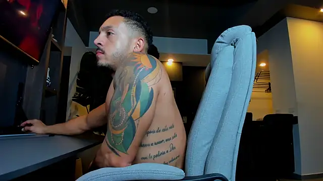 Maximo Marcelo online show from 04-15-26, 12:39