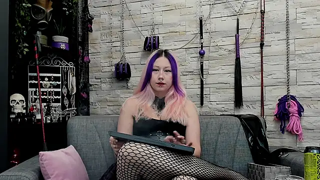 CruelMistress online show from 11-17-25, 03:07