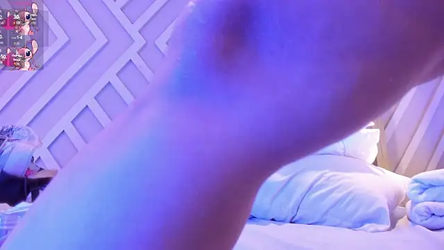 Emily Monroe  online show from 10-11-25, 10:58