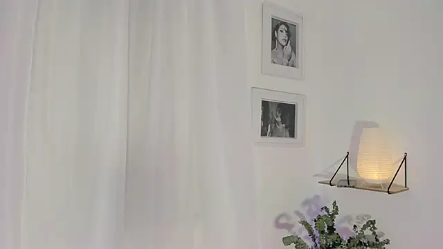 Snapshot of Candelariia_ chatting on 03-05-25, 07:27 Candelariia online show from 03-05-25, 07:27