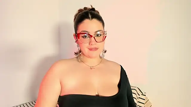 Snapshot of Candelariia_ chatting on 03-17-25, 06:00 Candelariia online show from 03-17-25, 06:00