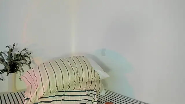 Snapshot of Candelariia_ chatting on 03-18-25, 08:04 Candelariia online show from 03-18-25, 08:04