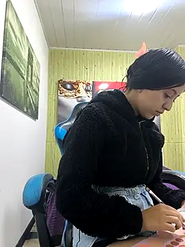 zoe connor19 online show from 10-15-25, 07:58