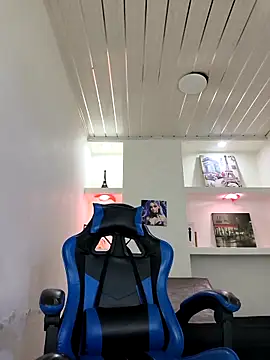 zoe connor19 online show from 12-19-25, 07:43