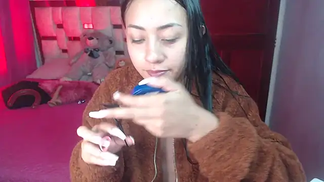 Snapshot of Little_aphrodite chatting on 02-20-25, 10:05 Little aphrodite online show from 02-20-25, 10:05