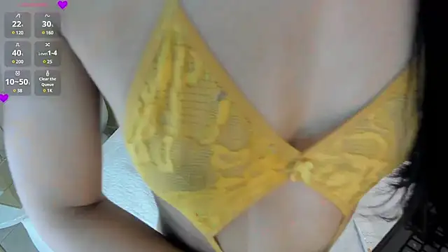 Naomi Dasilva online show from 12-10-24, 07:22