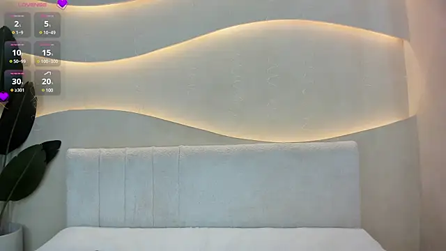 Naomi Dasilva online show from 12-26-24, 07:27