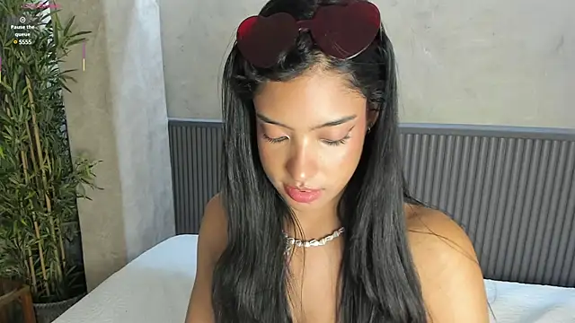Naomi Dasilva online show from 03-01-25, 01:53
