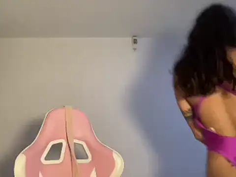 Snapshot of brithneysquirt chatting on 02-01-25, 07:34 brithneysquirt online show from 02-01-25, 07:34