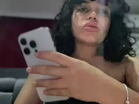 Snapshot of brithneysquirt chatting on 02-10-25, 11:23 brithneysquirt online show from 02-10-25, 11:23
