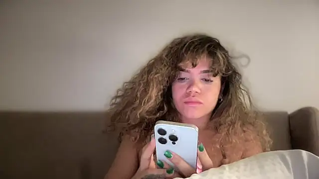 Snapshot of brithneysquirt chatting on 09-18-25, 02:57 brithneysquirt online show from 09-18-25, 02:57