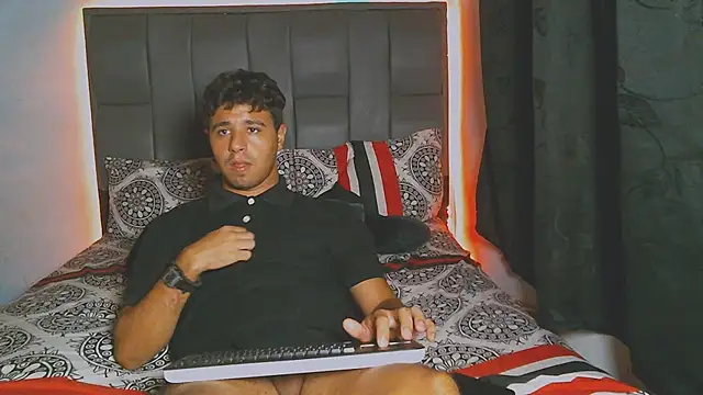 Snapshot of beautiful_james chatting on 12-17-24, 06:13 beautiful james online show from 12-17-24, 06:13